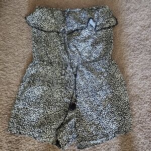 Old Navy L Romper Black & White